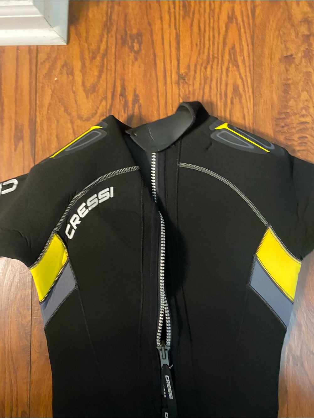 Cressi Women's Long Sleeve Neoprene Swim Suit - Black/Yellow